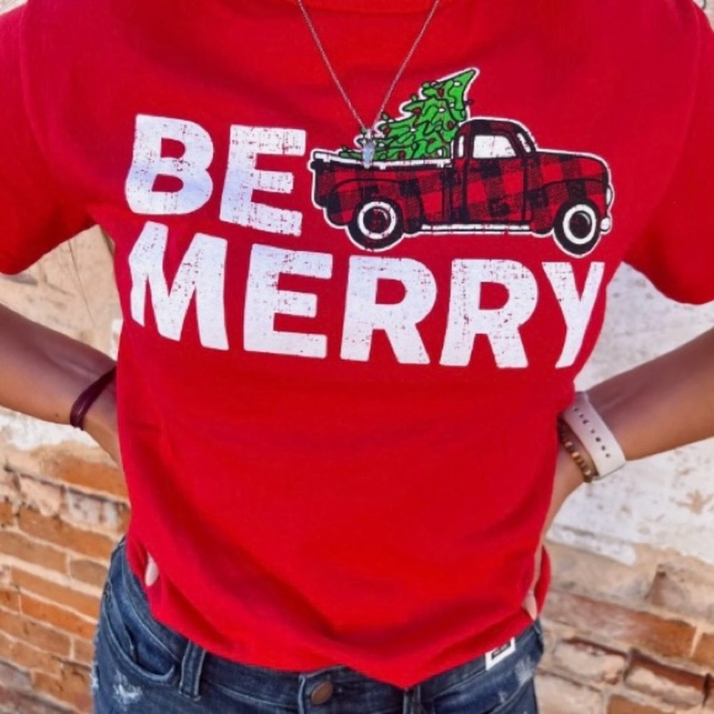 Be Merry Red Buffalo Plaid Truck Christmas Women’s T-Shirt S NWOT